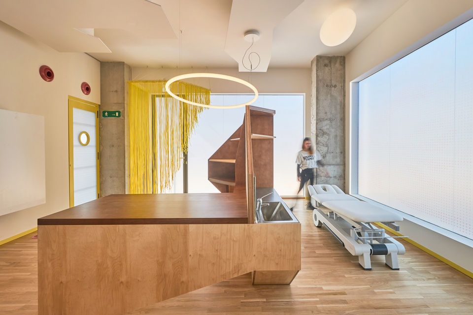 nexus8 traumatology clinic by magicarch