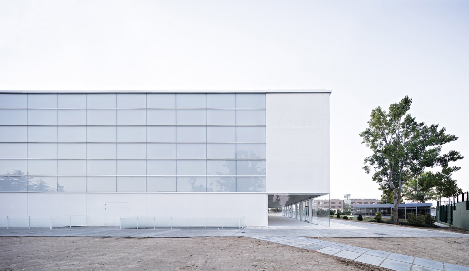 Multi Sport Pavilion And Classroom Complex Alberto Campo Baeza