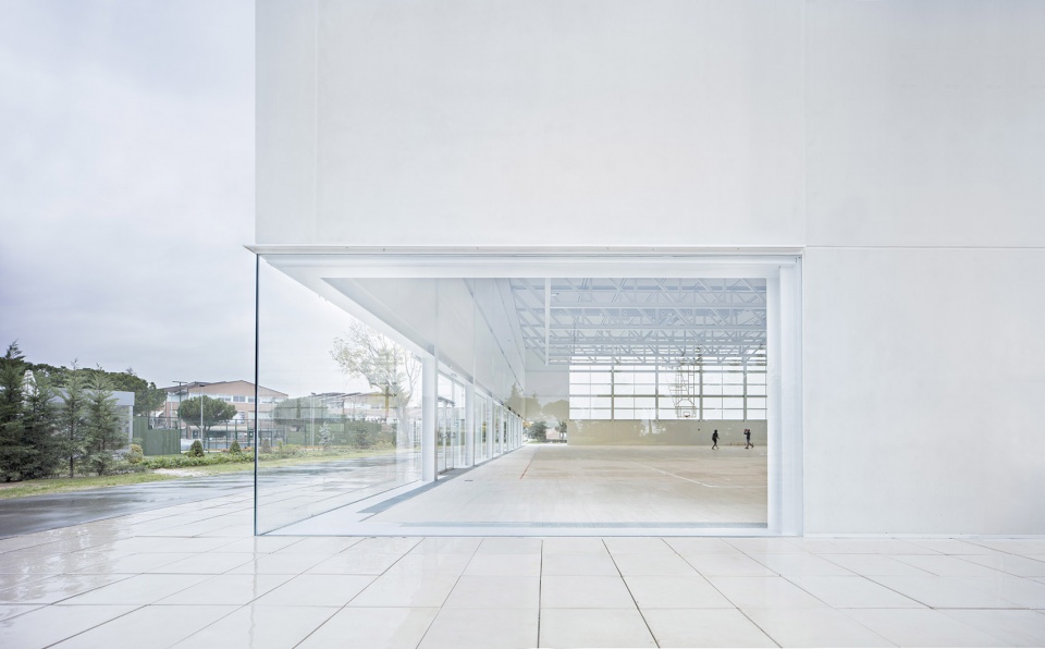 Multi Sport Pavilion And Classroom Complex Alberto Campo Baeza