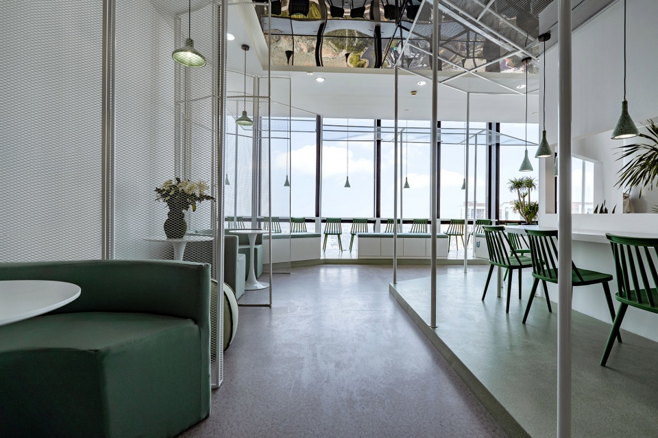 “Sky Gallery” Aerial Study Room Parallect Design