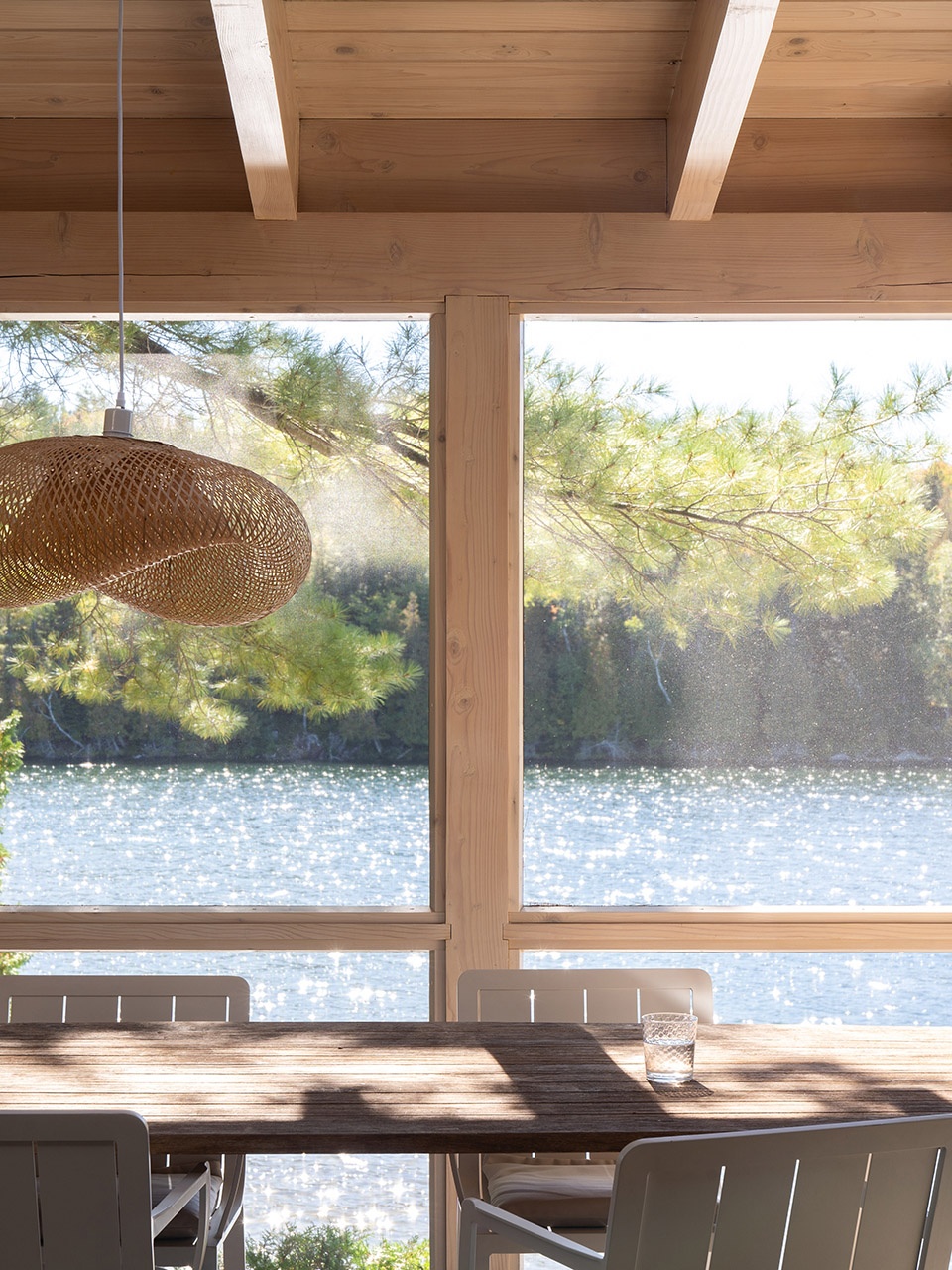 Cottage on the Point Paul Bernier Architecte