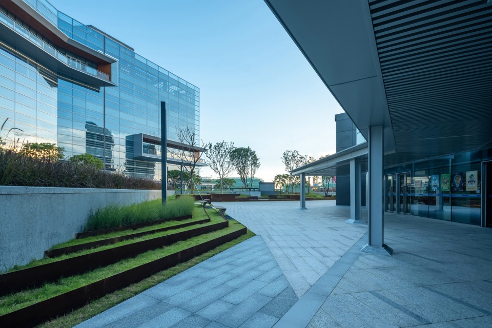 The Industrial Service Center in Jinwan Aviation Town UPS