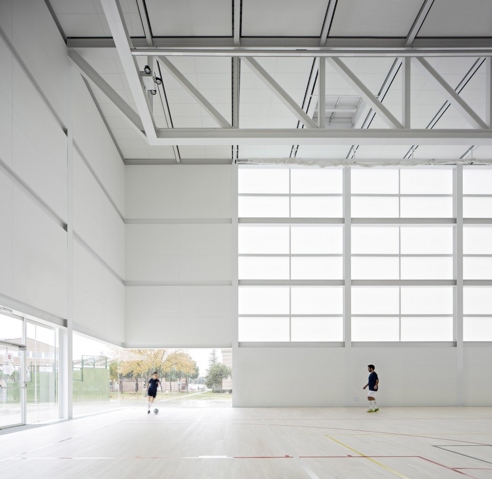 Multi Sport Pavilion And Classroom Complex Alberto Campo Baeza