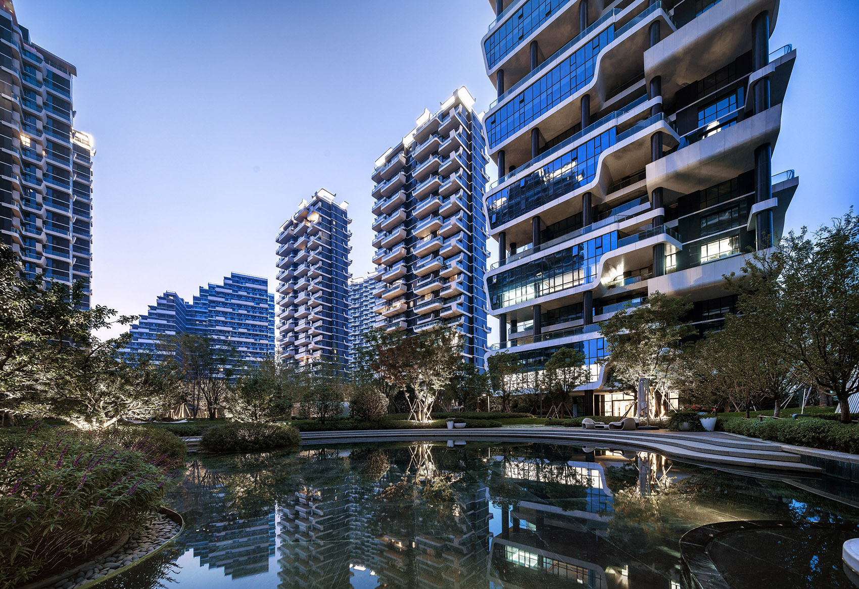 View of Hanhai Luxury Condos, Zhengzhou, China by ARCHIMORPHIC INC - 谷德设计网