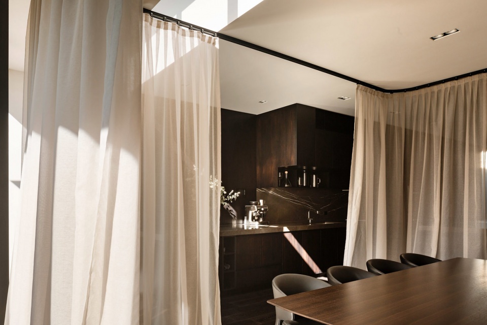 the swanston street house carlton by robert simeoni architects