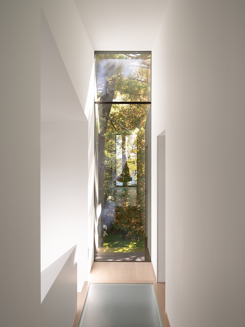 Cottage on the Point Paul Bernier Architecte