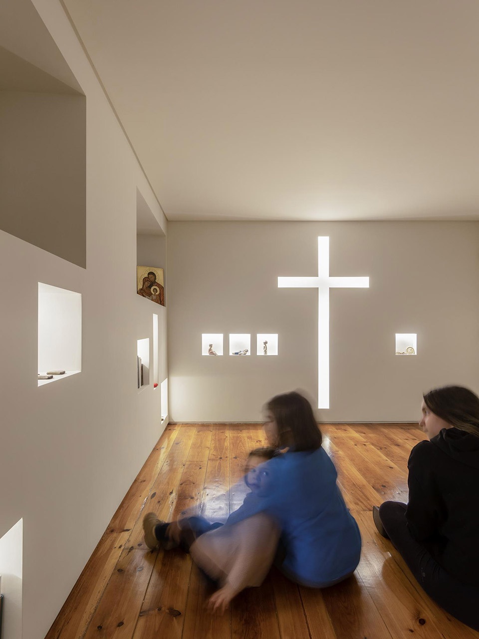 setubal chapel portugal by joao tiago aguiar