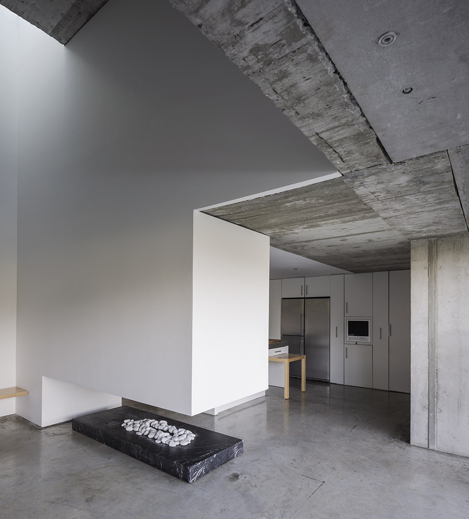 house in ladera granada by estudio juan domingo santos
