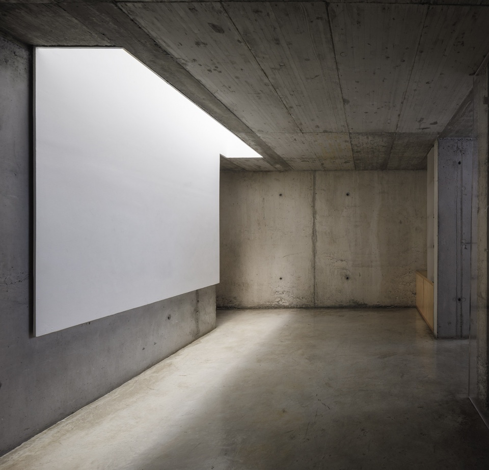 house in ladera granada by estudio juan domingo santos