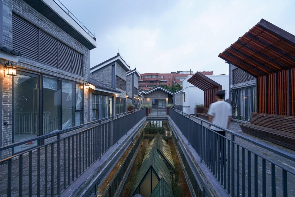 p15 Enning Rd Yongqingfang Renovation Atelier cnS 960x640
