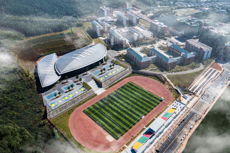 gymnasium and swimming pool of fujian jianou first high school china by thdl