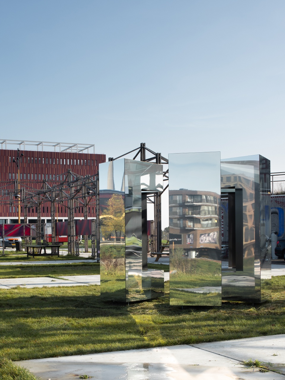 产品设计 正文▼装置由三个几何体构成  mwa hart nibbrig the