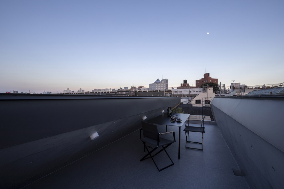 Concrete Shell House by IKAWAYA ARCHITECTS