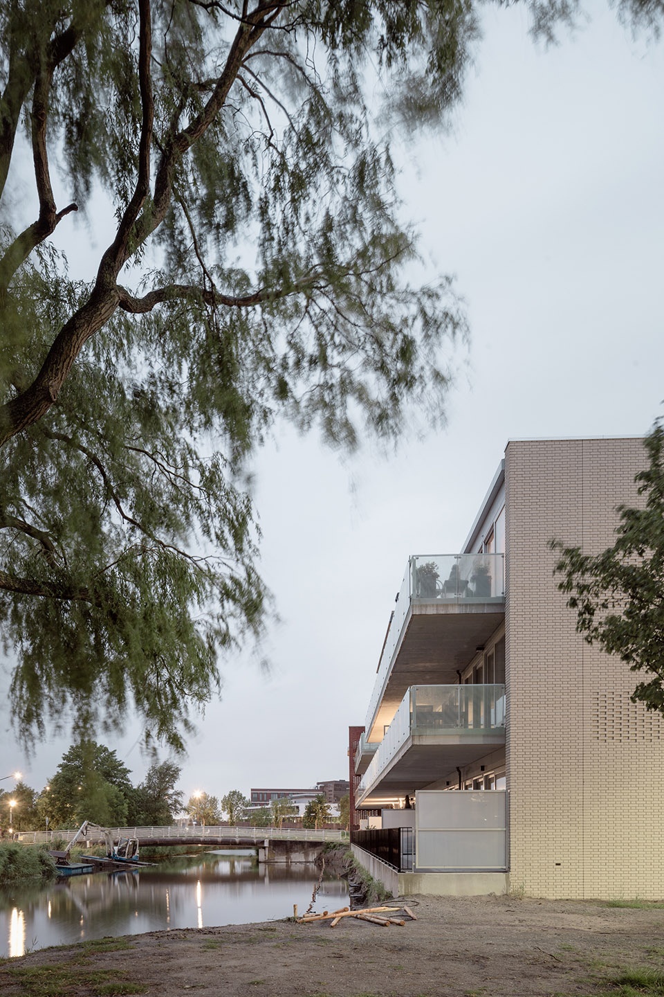 housing complex in heerhugowaard by mateo arquitectura