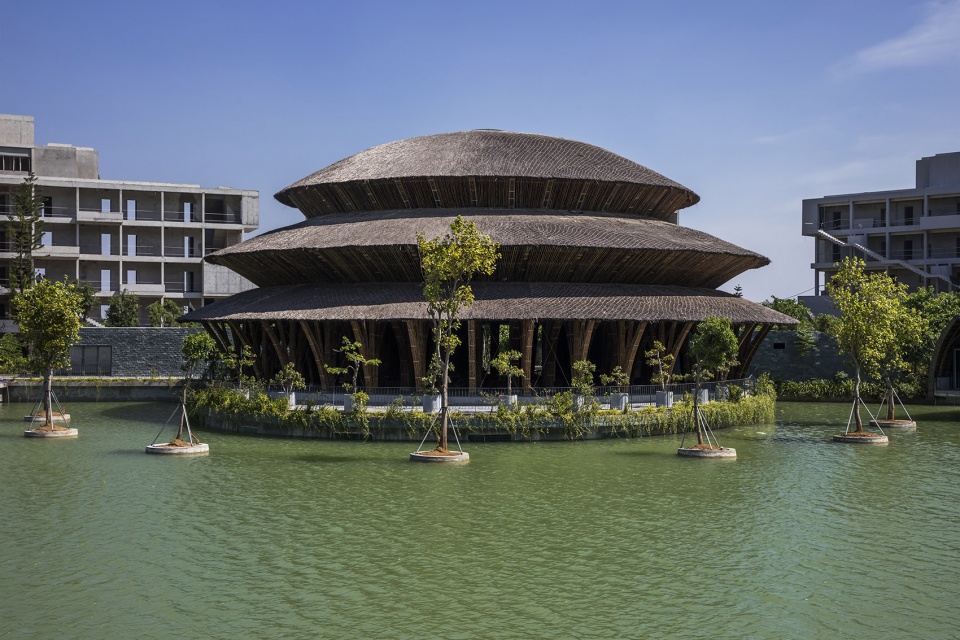 Vedana Restaurant by VTN Architects