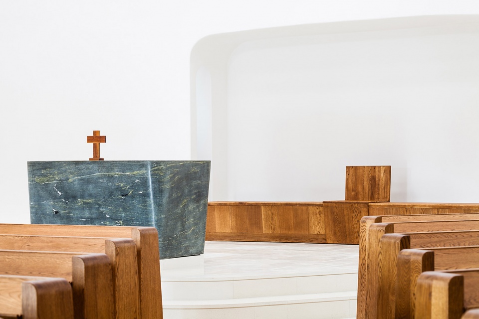 gooood archive altars in modern churches