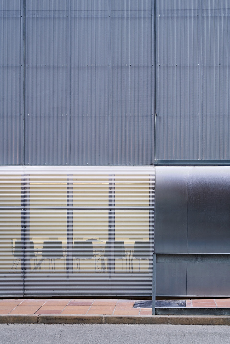 Offices and Facade Monistrol Vila FGC by AMOO