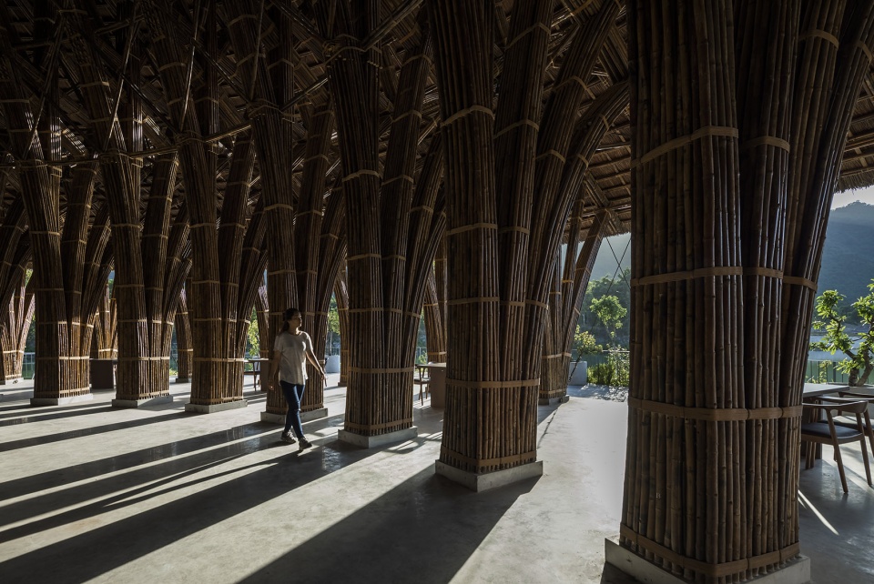 Vedana Restaurant by VTN Architects