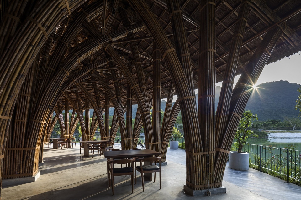 Vedana Restaurant by VTN Architects