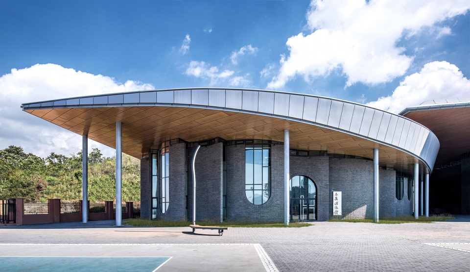 gymnasium and swimming pool of fujian jianou first high school china by thdl