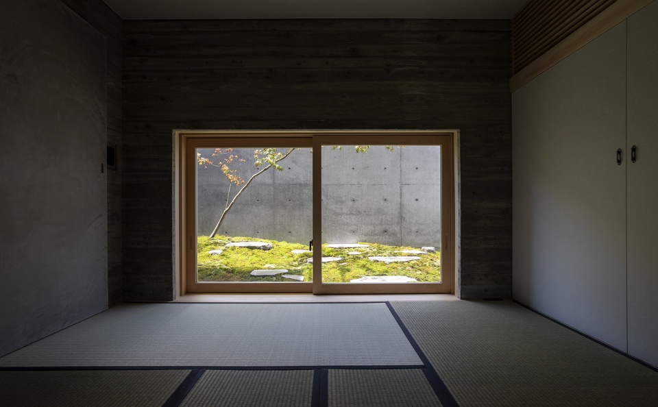 Concrete Shell House by IKAWAYA ARCHITECTS
