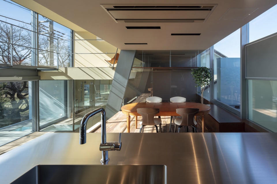house in tsukuba by aisaka architects atelier