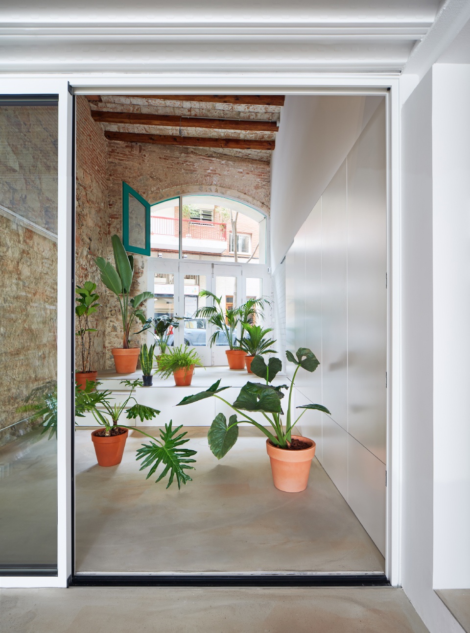 housing between partitions by estudi08014
