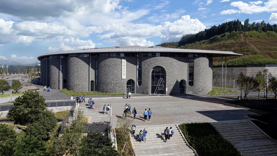gymnasium and swimming pool of fujian jianou first high school china by thdl