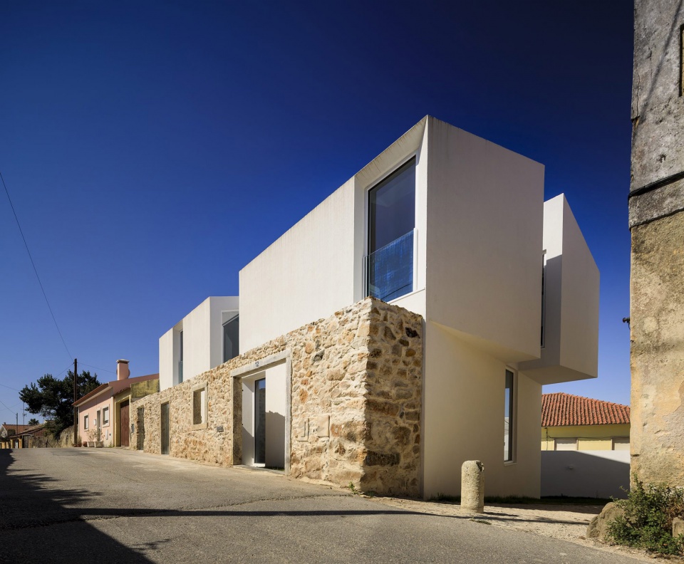 mafra house by joao tiago aguiar