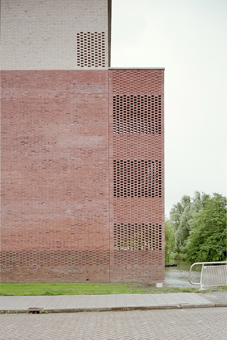 housing complex in heerhugowaard by mateo arquitectura