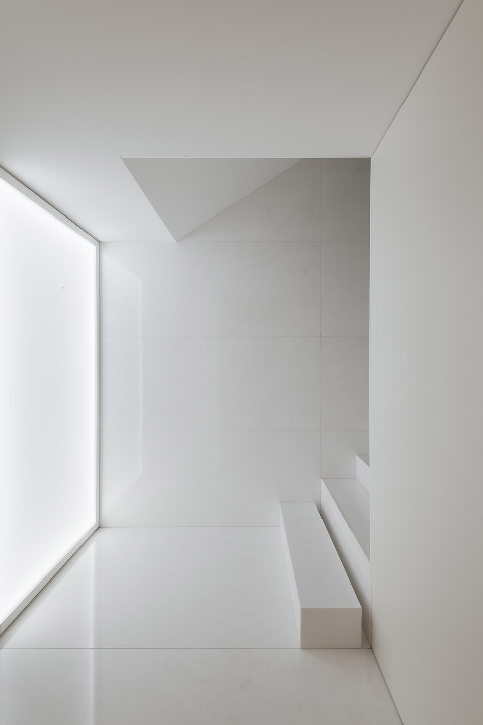 building in costa do castelo by aurora arquitectos