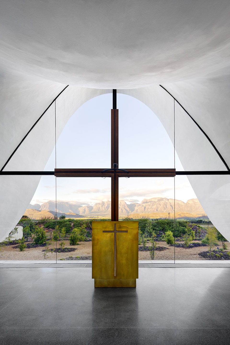 gooood archive altars in modern churches