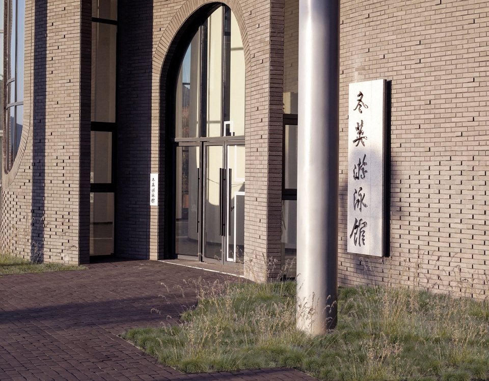 gymnasium and swimming pool of fujian jianou first high school china by thdl