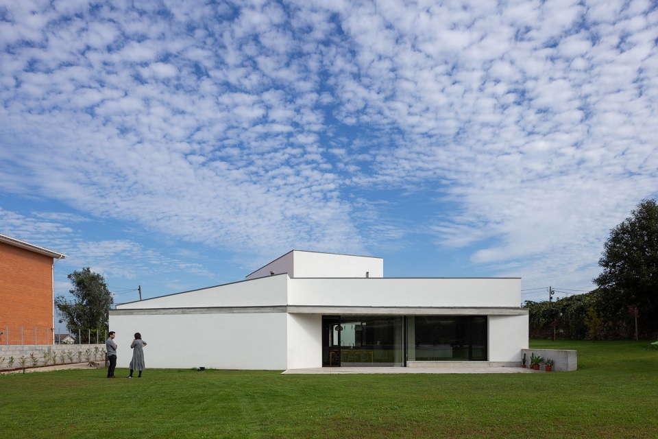 RM House by Pedro Miguel Santos