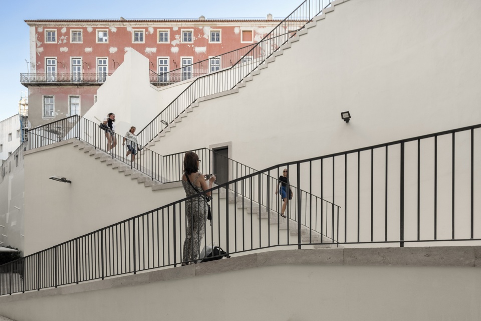 chiado public space by carlos castanheira