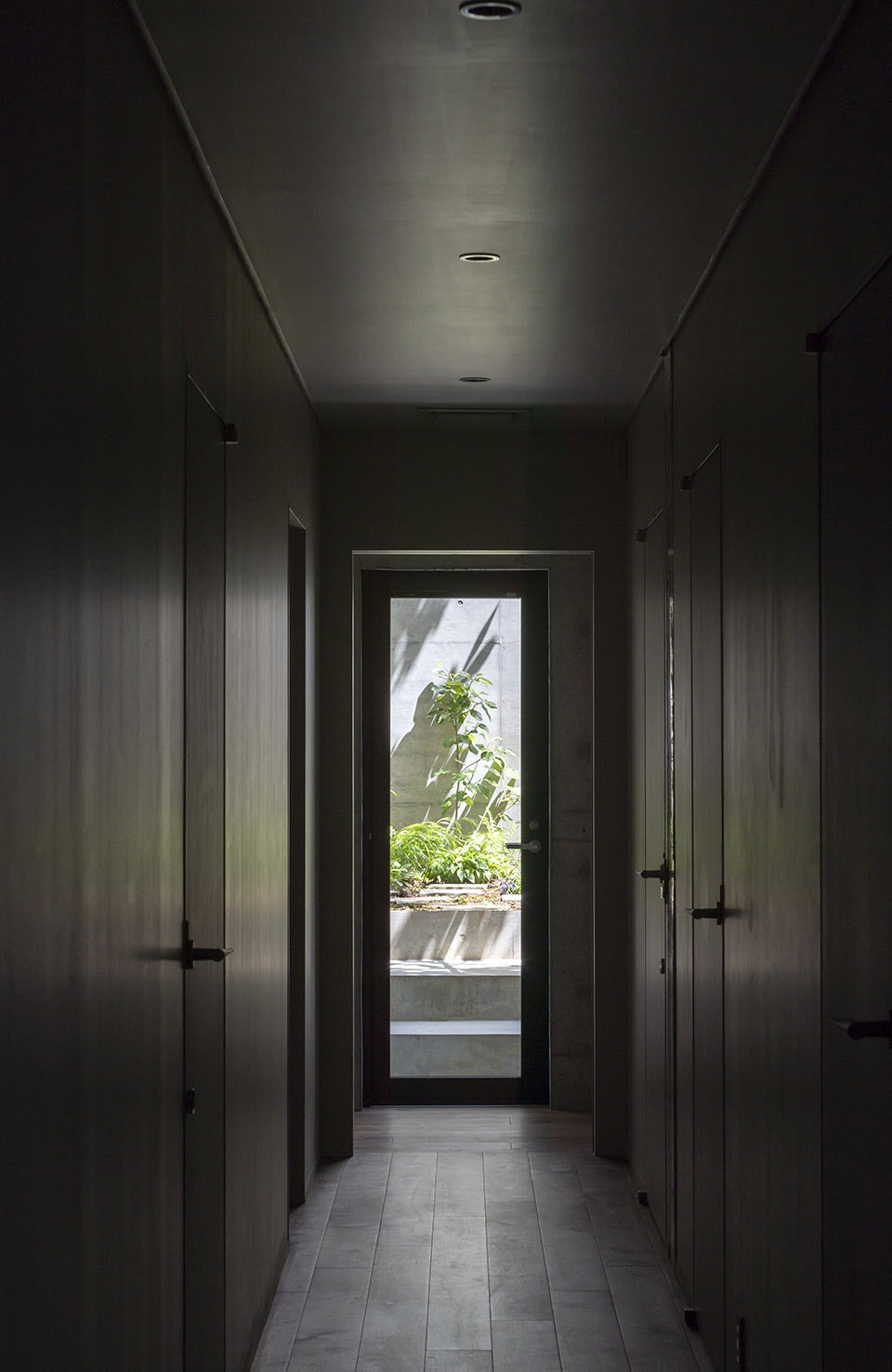 Concrete Shell House by IKAWAYA ARCHITECTS