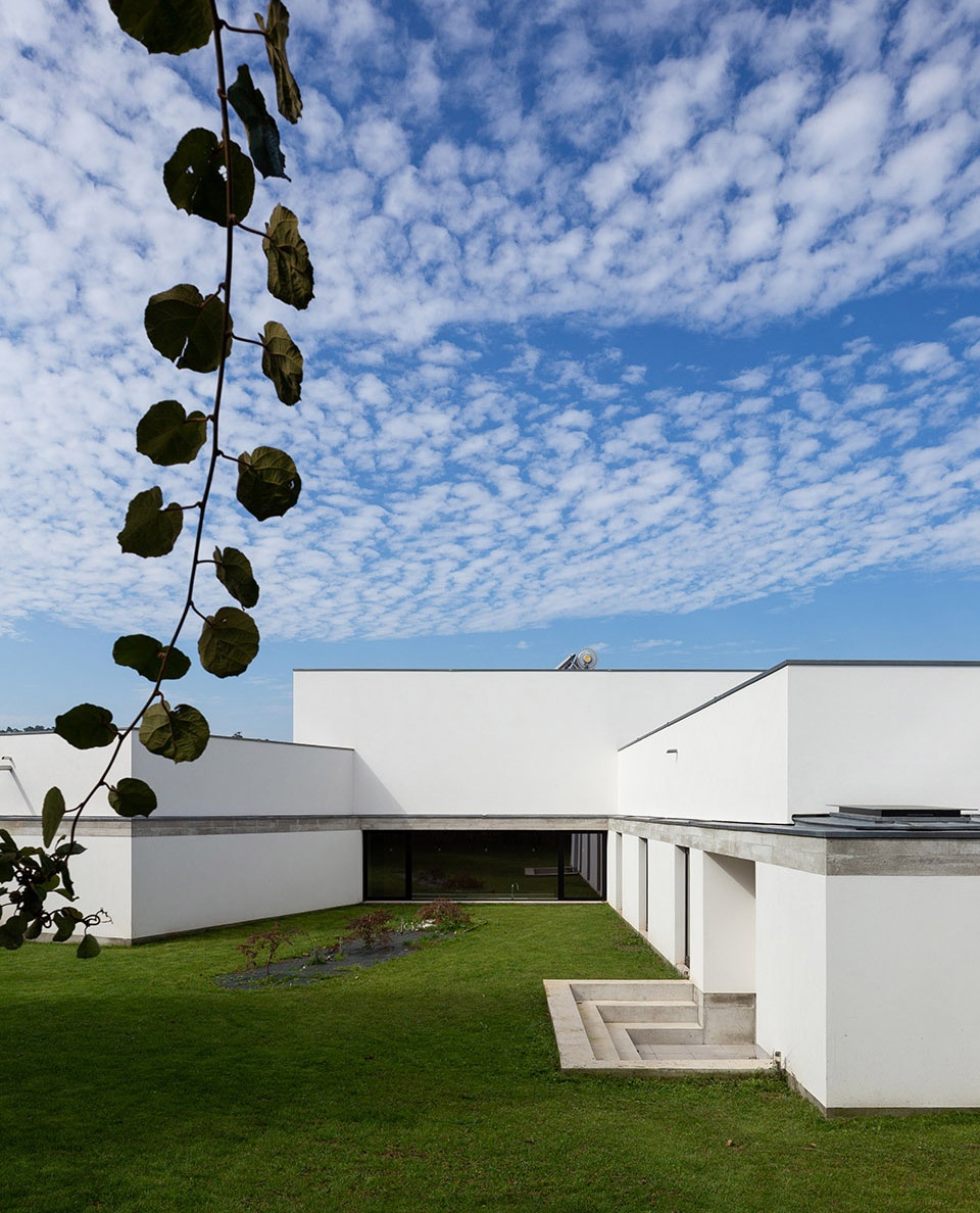 RM House by Pedro Miguel Santos 1