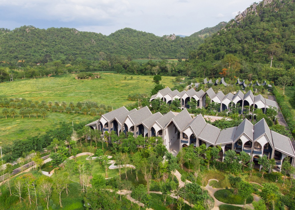 landscape design of hotel labaris khao yai by shma