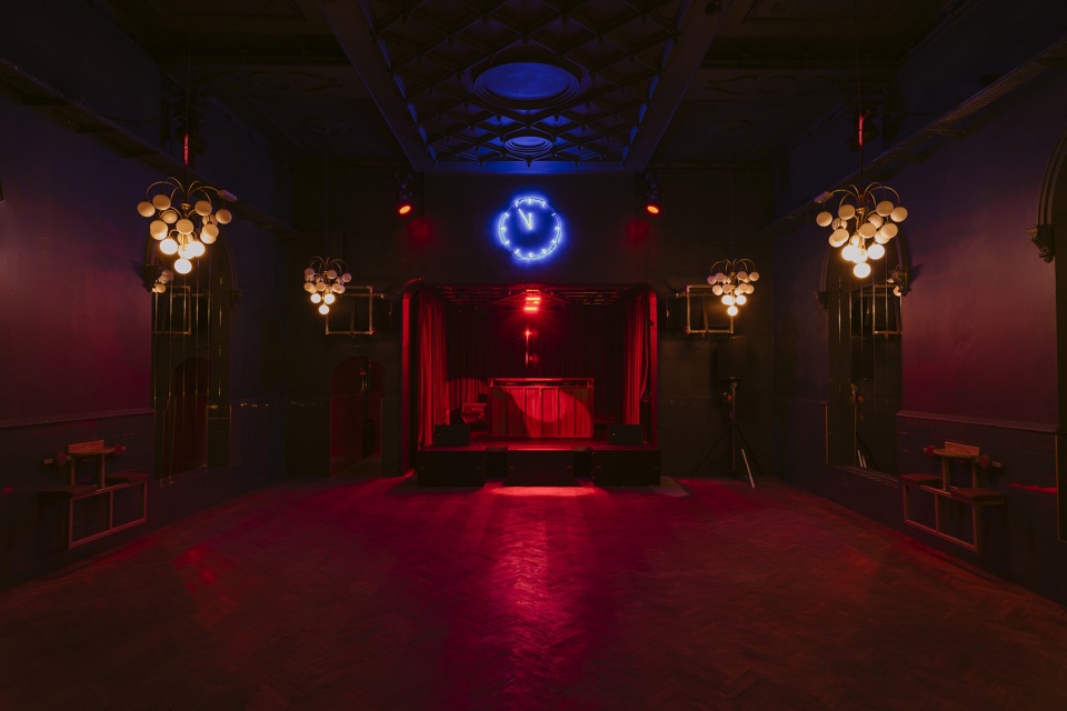 Proznosc Klub by Adam Wiercinski Architekt