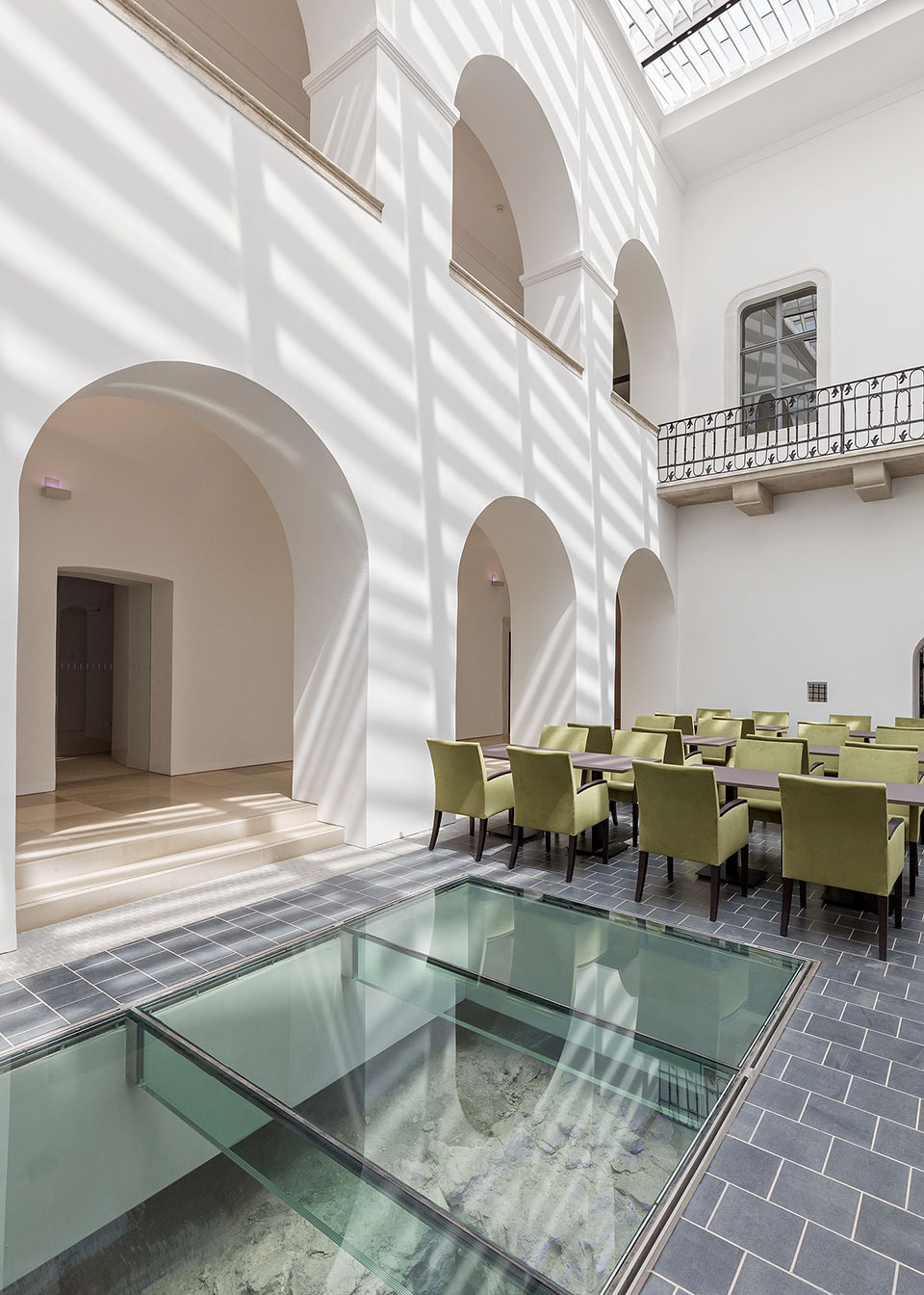 reconstruction modernization and extension of historic town hall of buda by hetedik muterem ltd