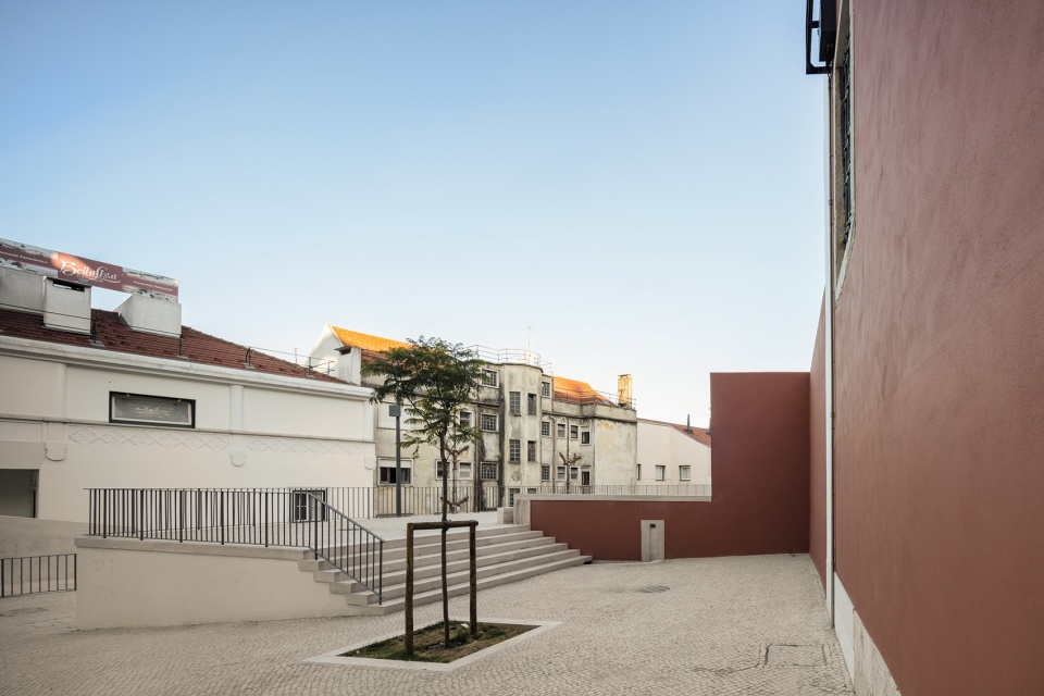 chiado public space by carlos castanheira