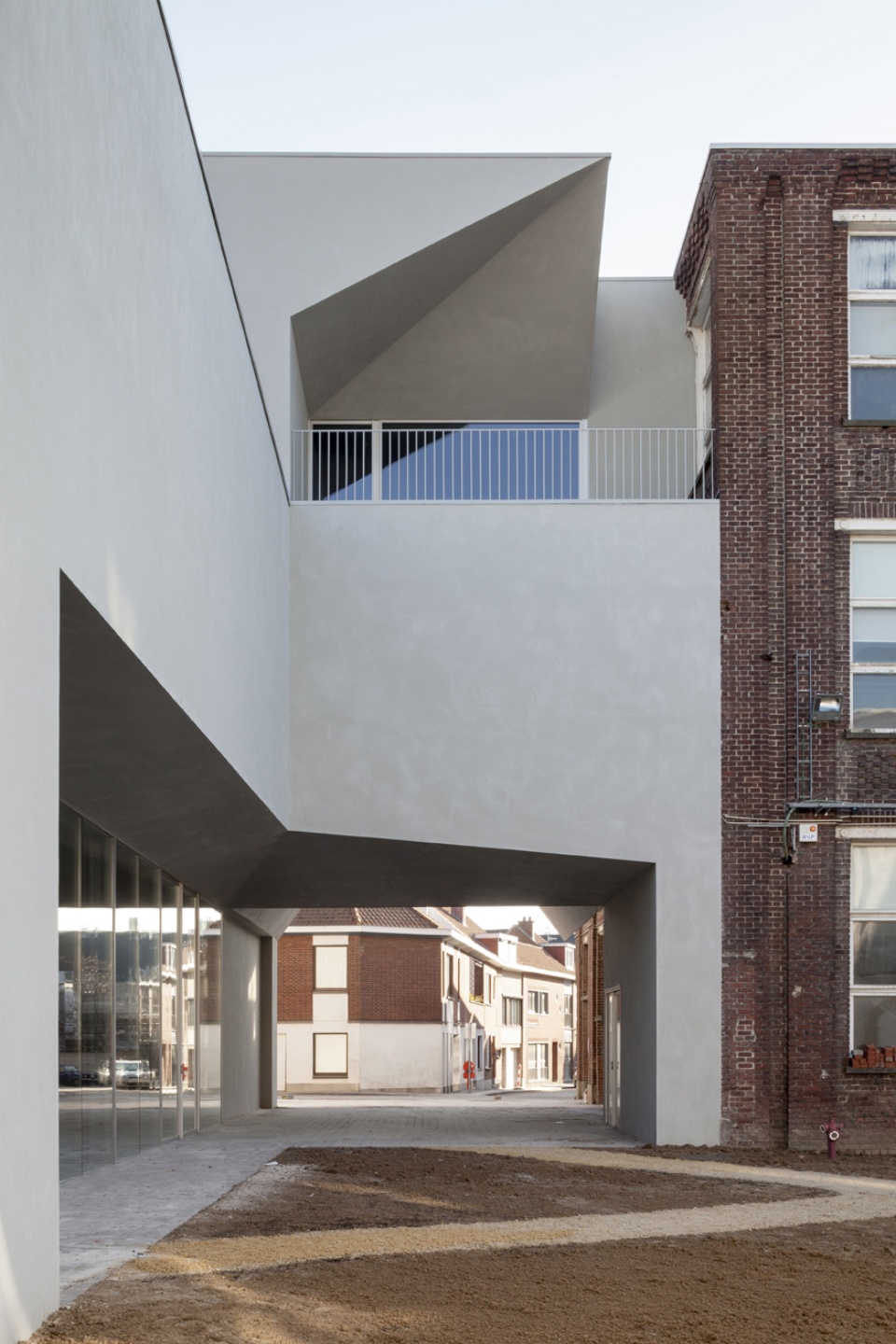 architecture faculty in tournai by aires mateus
