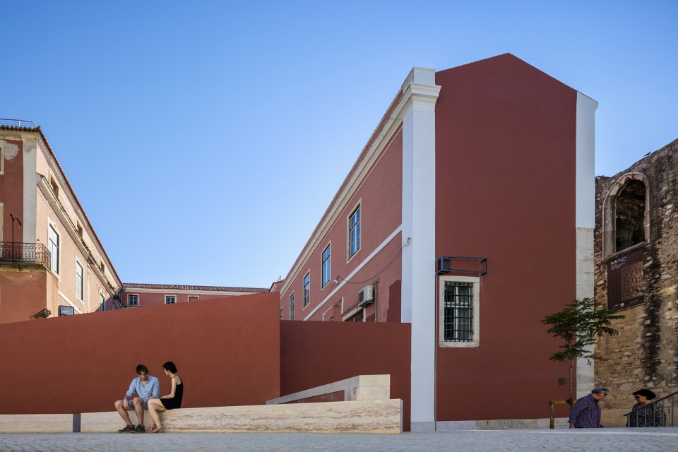 chiado public space by carlos castanheira