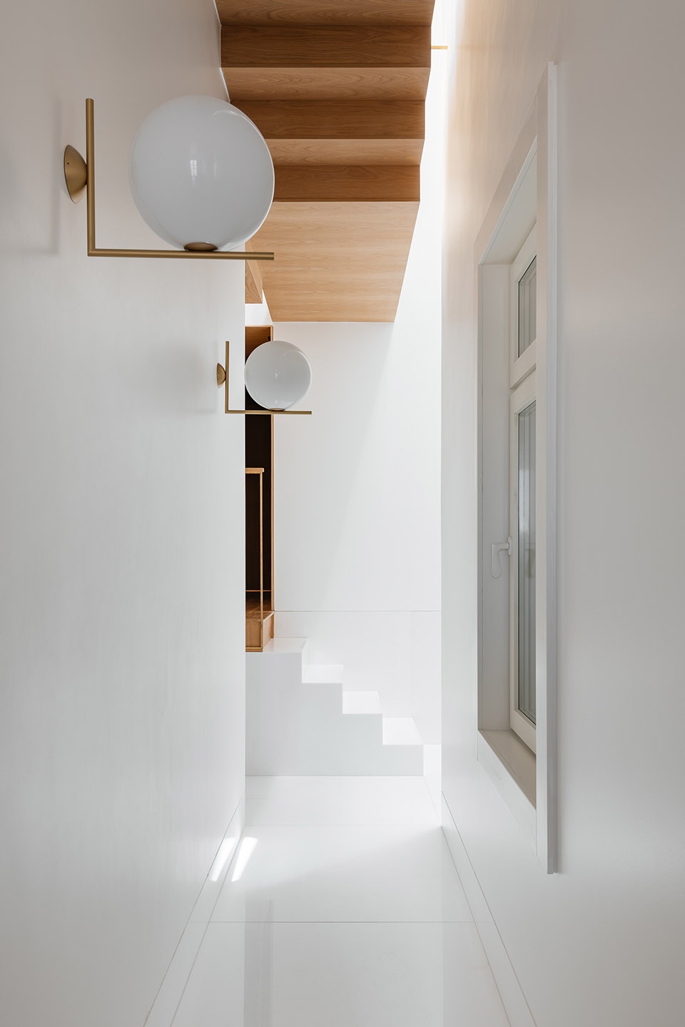 building in costa do castelo by aurora arquitectos