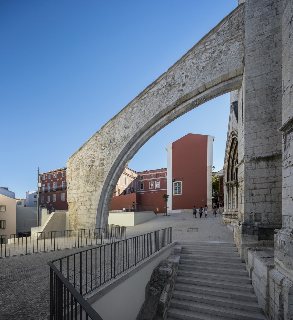 chiado public space by carlos castanheira