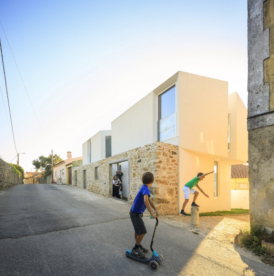 mafra house by joao tiago aguiar