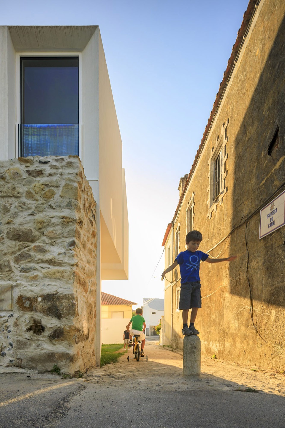 mafra house by joao tiago aguiar
