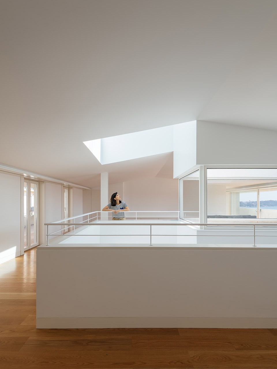 building in costa do castelo by aurora arquitectos