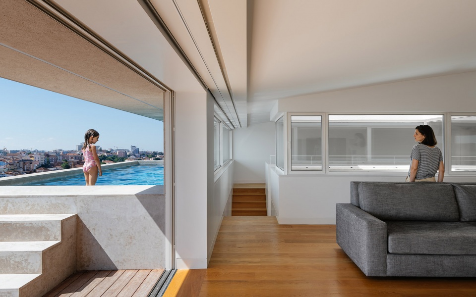 building in costa do castelo by aurora arquitectos