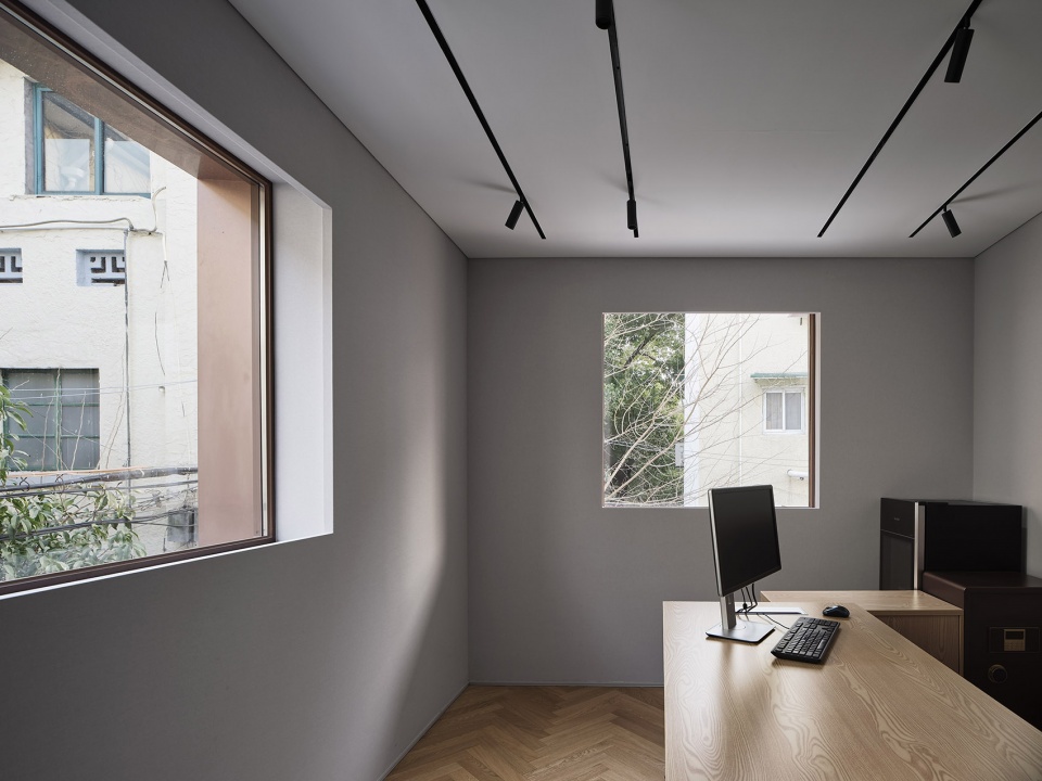 Office villa renovation in FFC Shanghai HCCH Studio